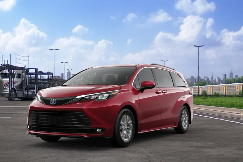 2025 Toyota Sienna XLE photo 1