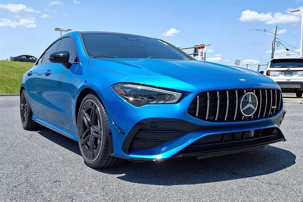 2025 Mercedes Benz CLA 35 AMG 4MATIC photo 1
