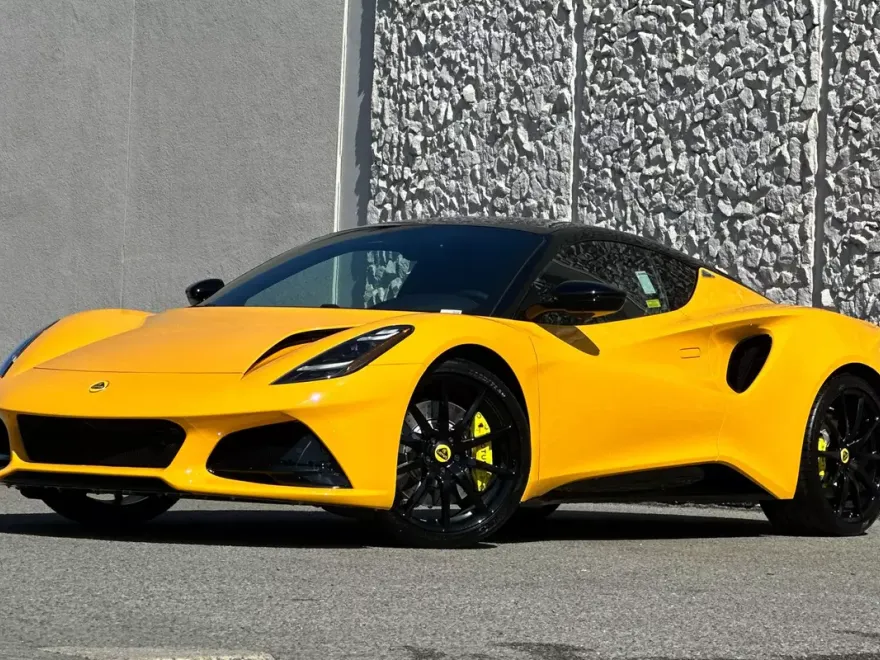 2025 Lotus Emira photo 1