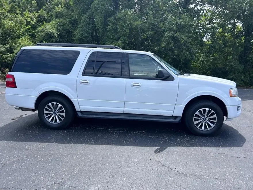 2017 Ford Expedition EL photo 1