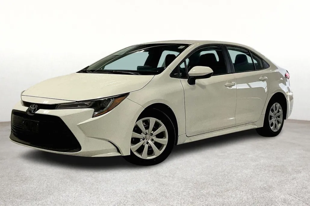 2025 Toyota Corolla LE photo 1