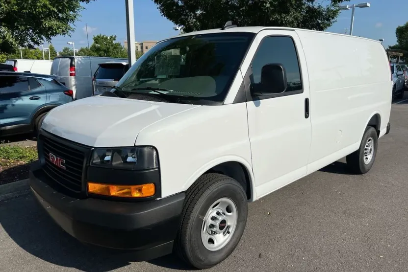 2025 Gmc Savana Cargo 2500 photo 1