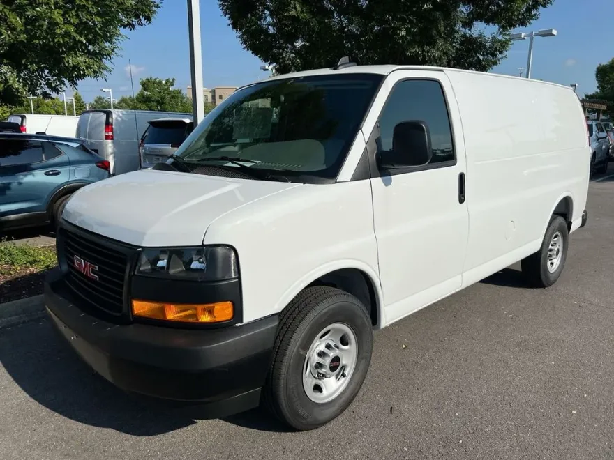 2025 Gmc Savana Cargo 2500 photo 1