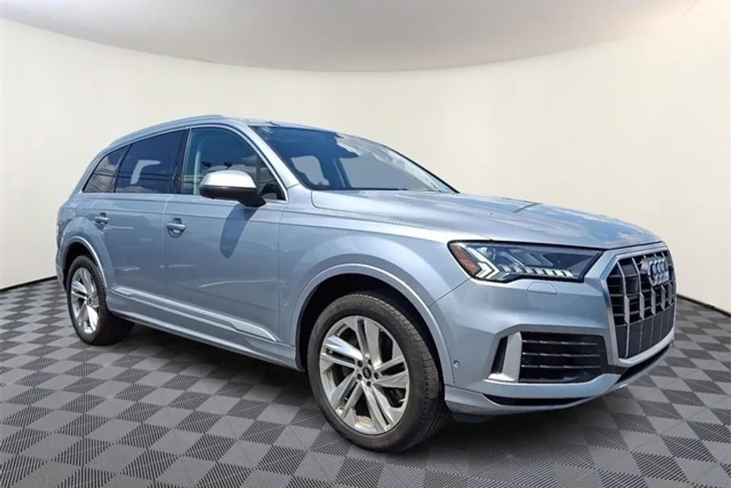 2024 Audi Q7 55 Premium Plus photo 1
