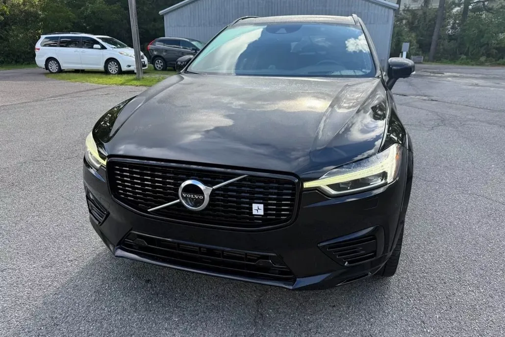 2020 Volvo XC60 Hybrid T8 Polestar photo 1