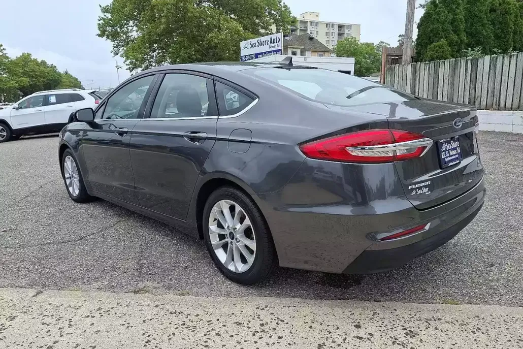 2020 Ford Fusion Hybrid SE photo 1