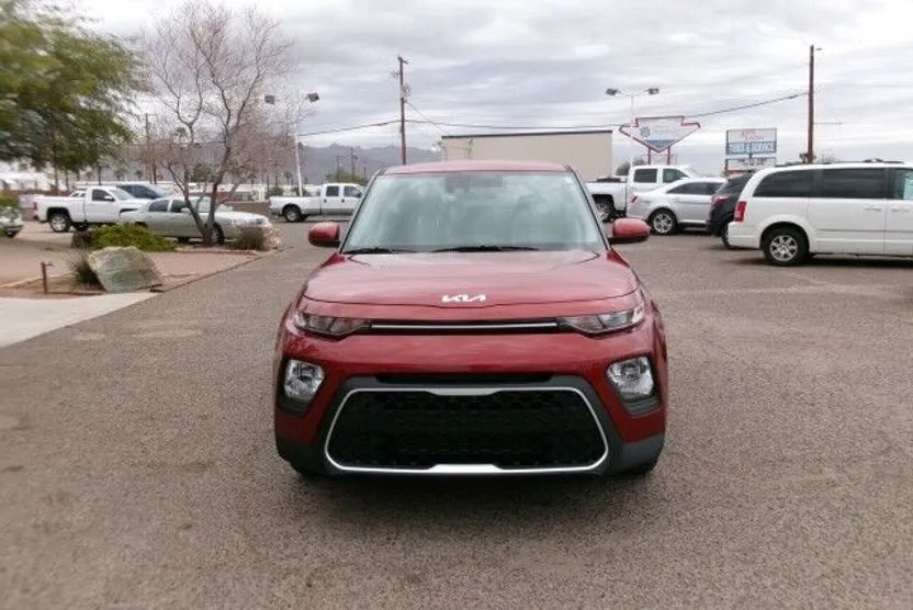 2022 Kia Soul LX photo 1
