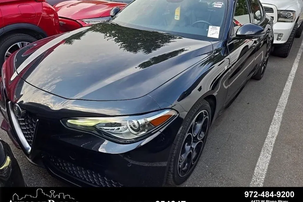 2022 Alfa Romeo Giulia Ti photo 1