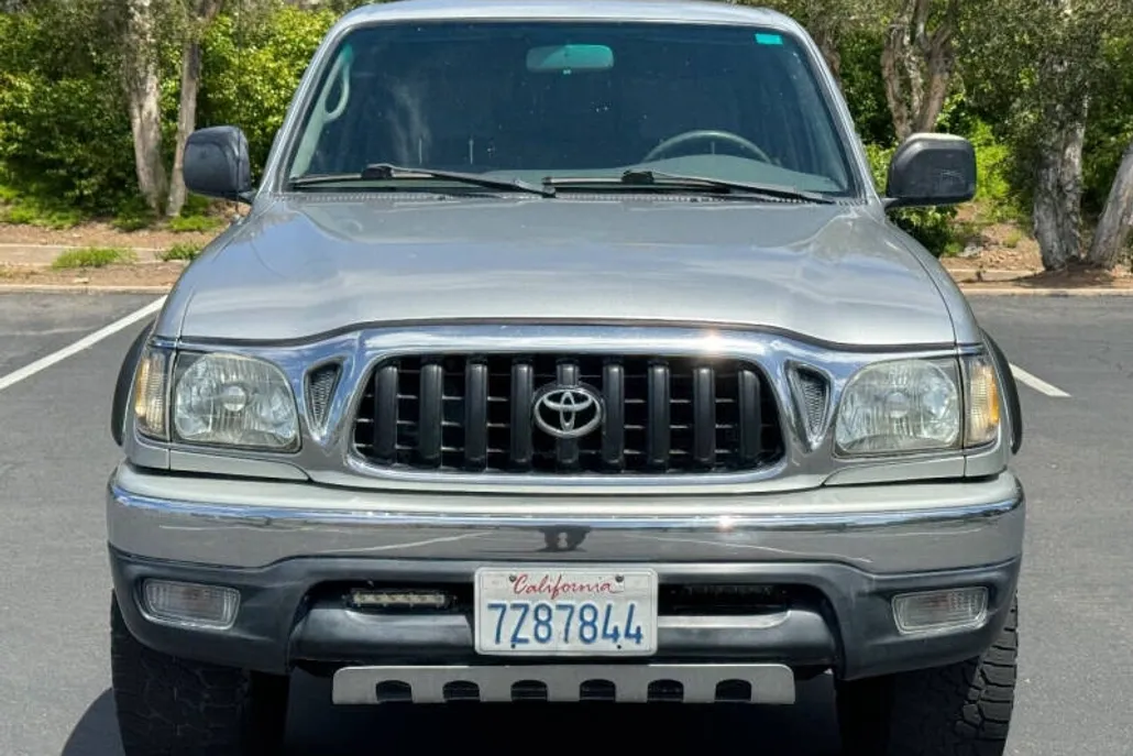 2001 Toyota Tacoma PreRunner V6 photo 1