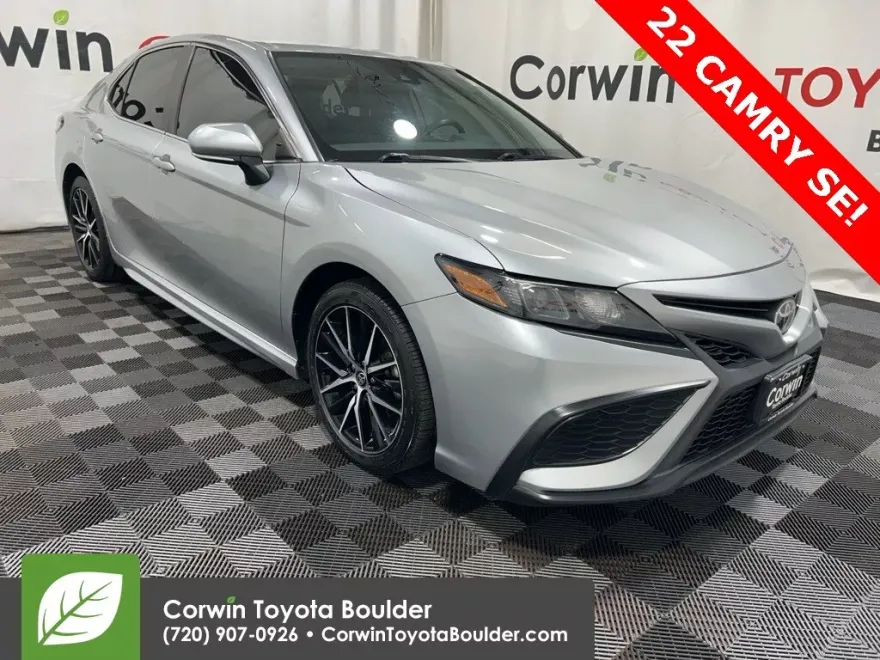 2022 Toyota Camry SE photo 1