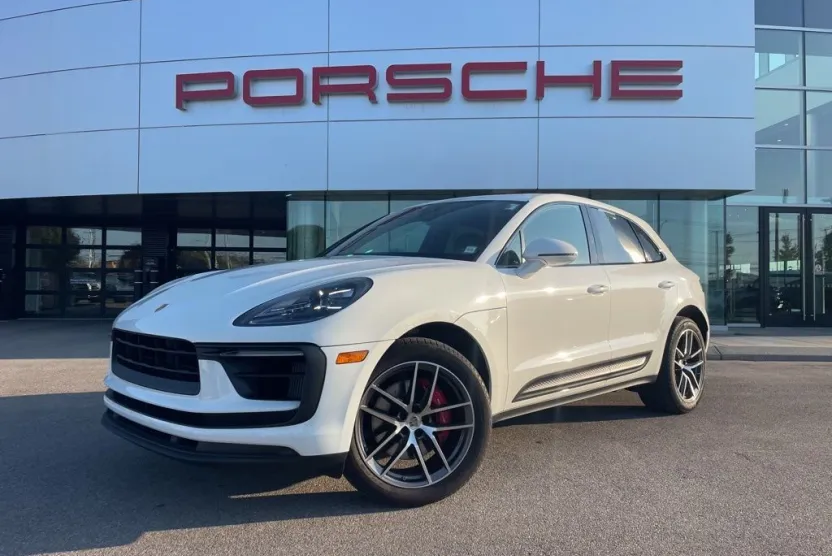 2022 Porsche Macan S photo 1