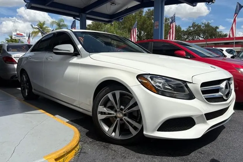 2016 Mercedes Benz C 300 photo 1