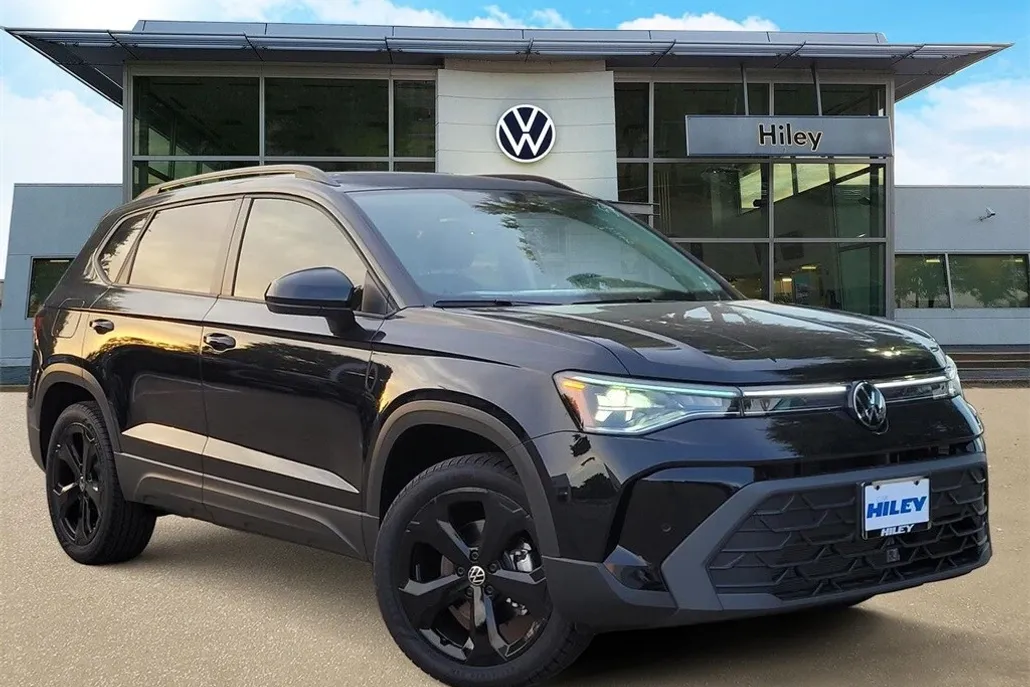 2025 Volkswagen Taos SE photo 1