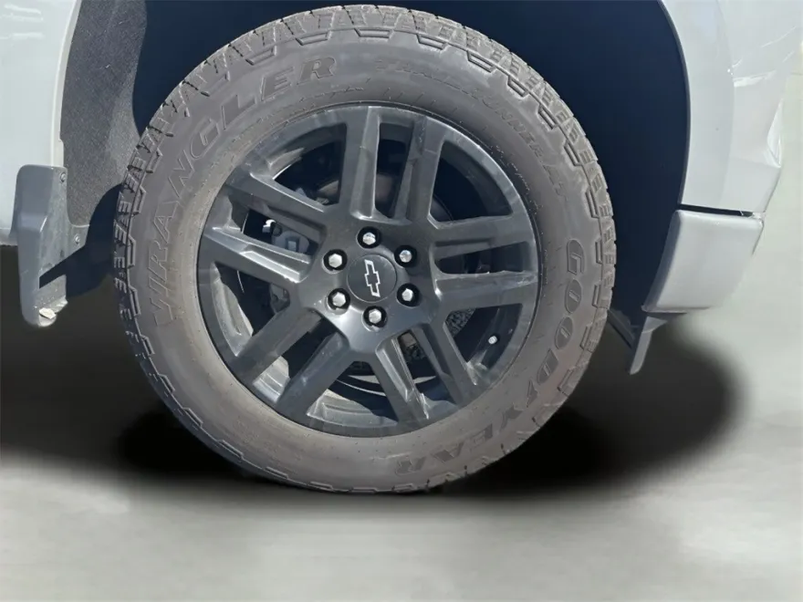 2024 Chevrolet Silverado 1500 RST photo 1