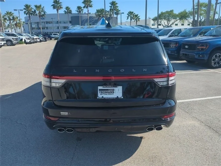 2025 Lincoln Aviator Black Label photo 1