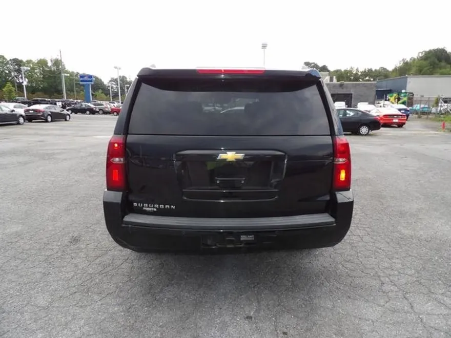 2015 Chevrolet Suburban LT photo 1