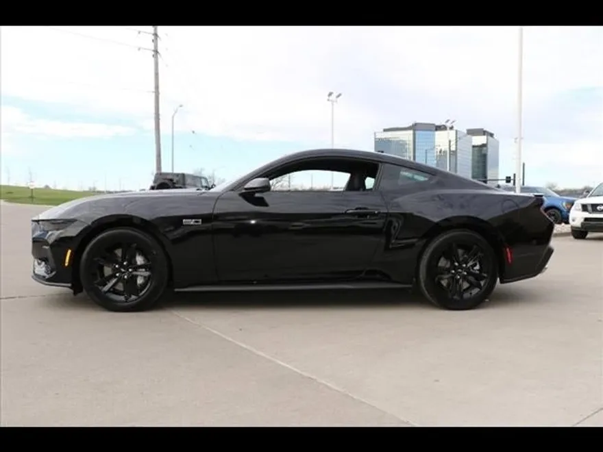 2025 Ford Mustang GT photo 1