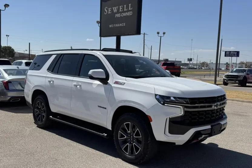 2021 Chevrolet Tahoe Z71 photo 1