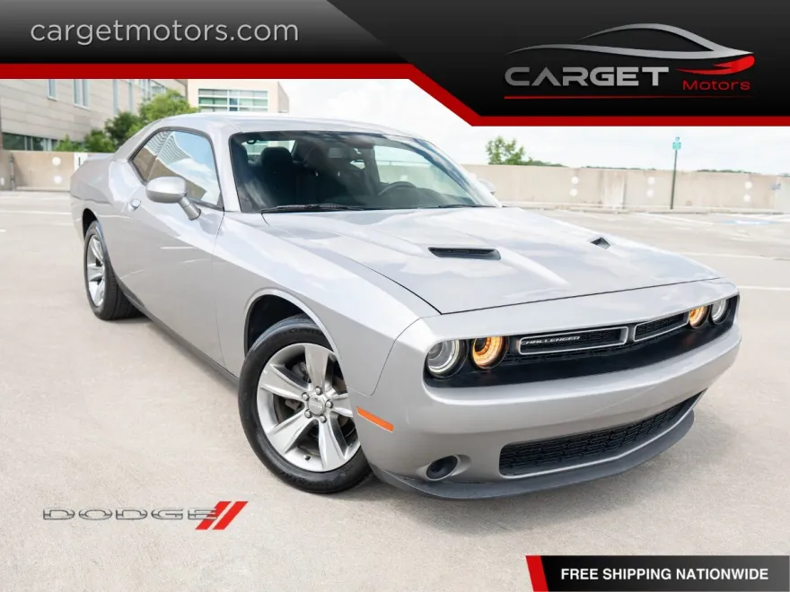 2018 Dodge Challenger SXT photo 1