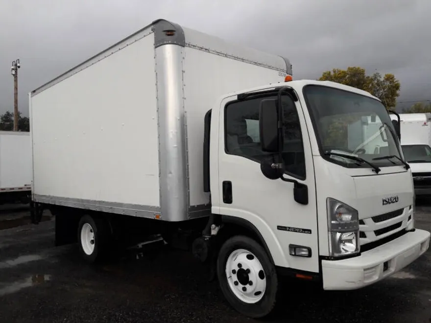 2018 Isuzu NPR photo 1