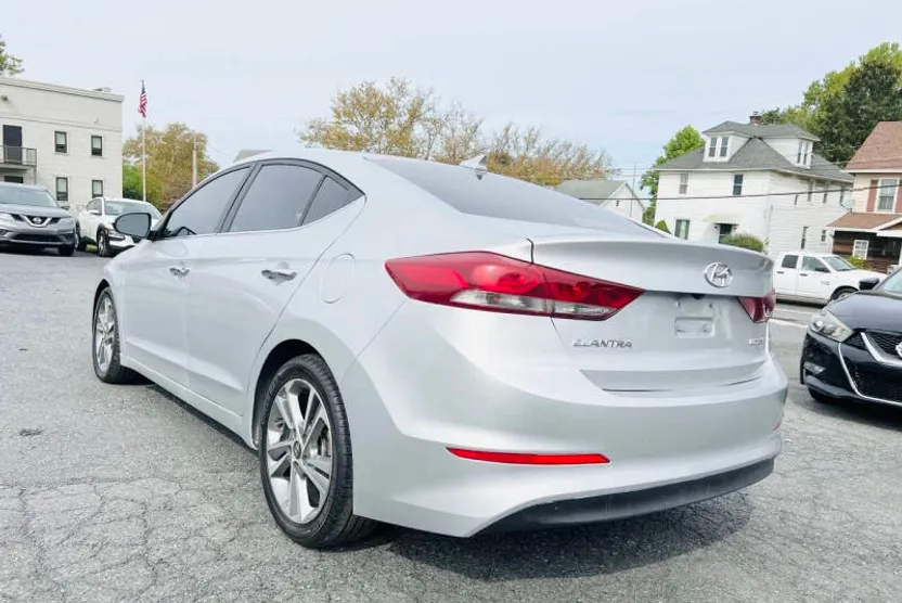 2017 Hyundai Elantra Limited photo 1