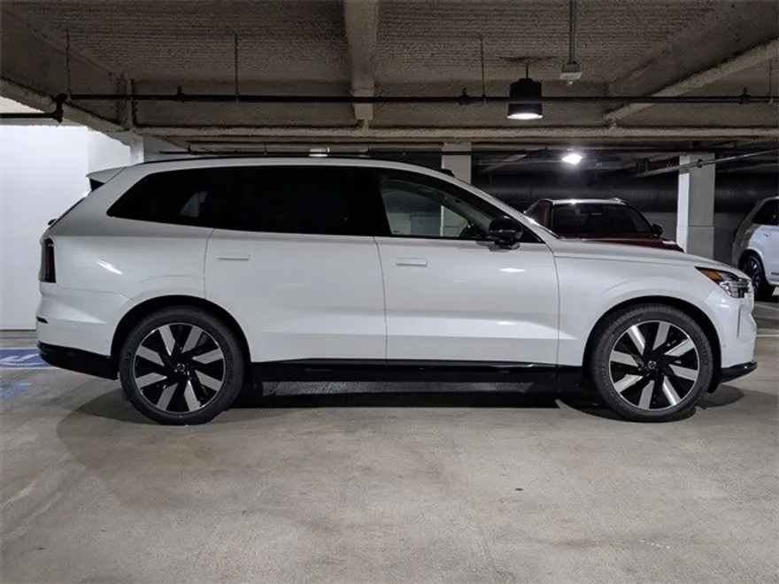 2025 Volvo EX90 Twin Motor Ultra photo 1