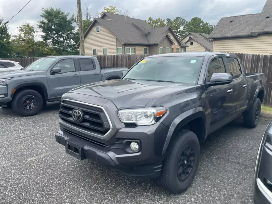 2022 Toyota Tacoma SR5 Double Cab V6 photo 1