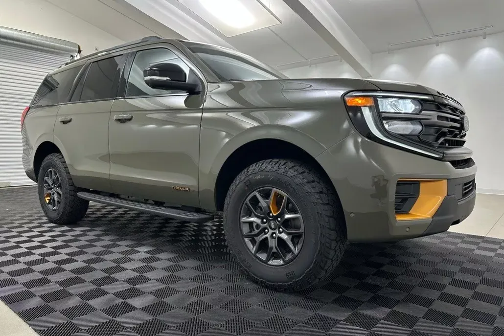 2025 Ford Expedition photo 1