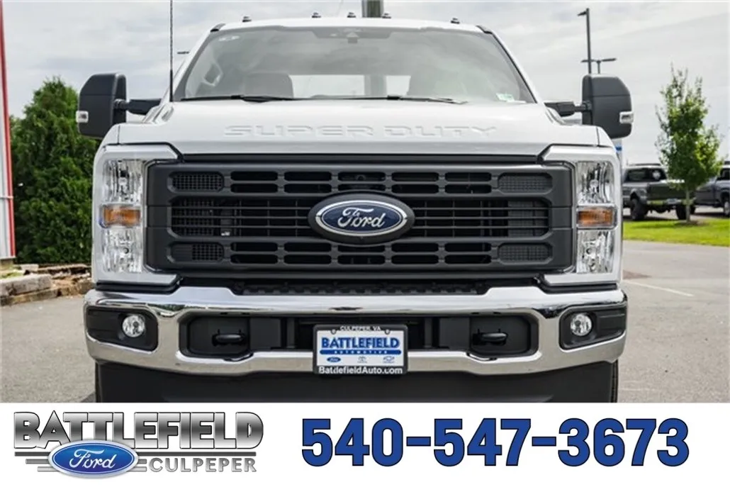 2025 Ford F-350 XL photo 1