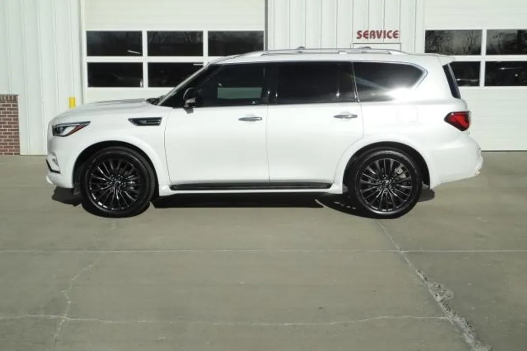 2023 Infiniti QX80 Premium Select photo 1