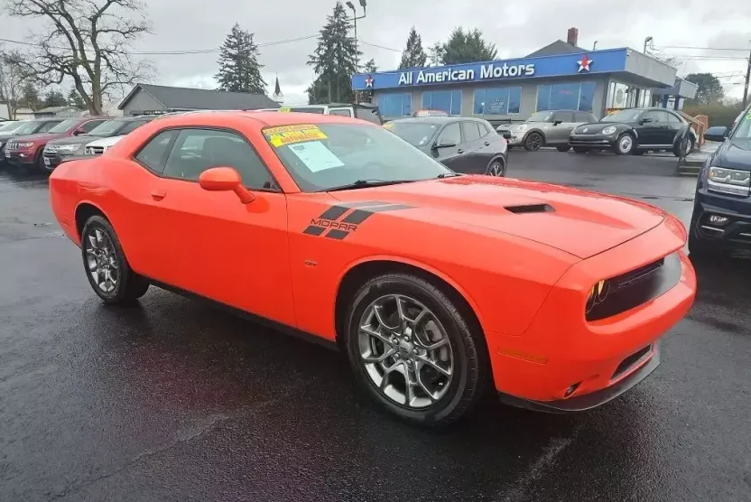 2017 Dodge Challenger GT photo 1
