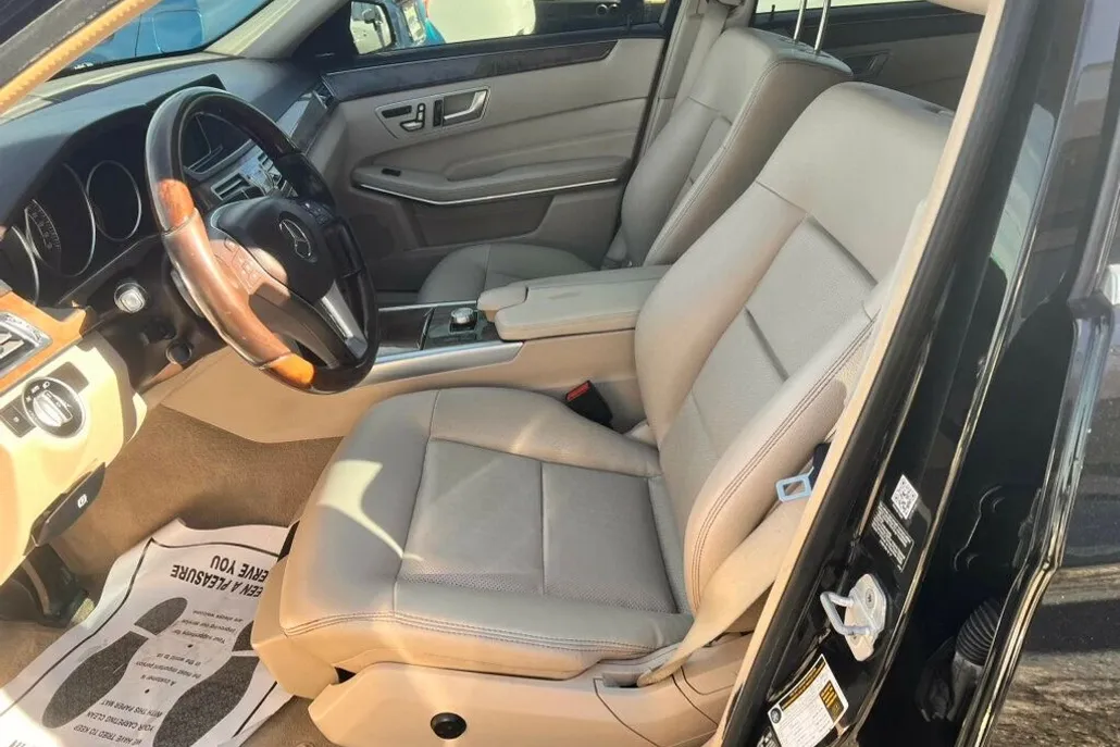 2014 Mercedes Benz E 4MATIC photo 1