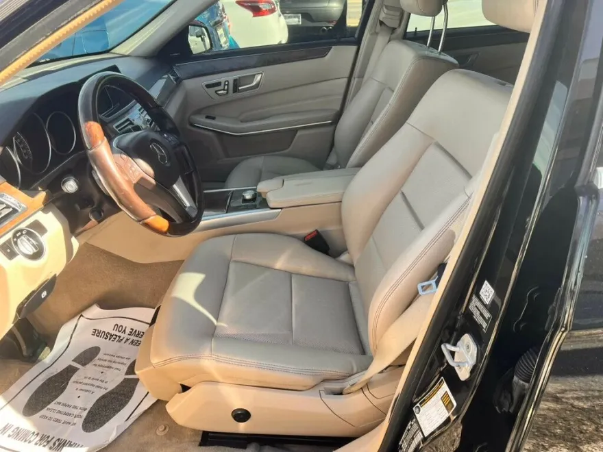 2014 Mercedes Benz E 4MATIC photo 1