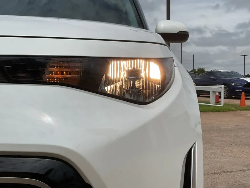 2025 Kia Soul GT-Line photo 1