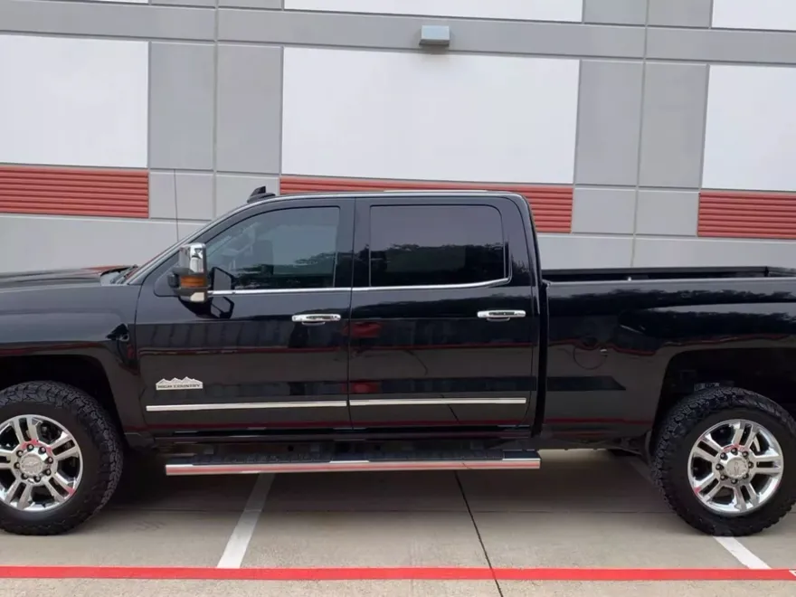 2018 Chevrolet Silverado 2500HD High Country photo 1