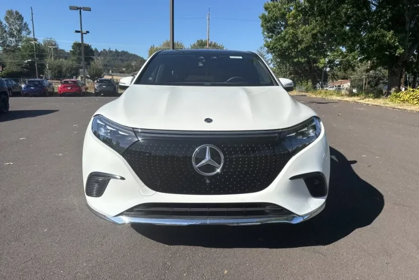 2023 Mercedes Benz EQS SUV 450 4MATIC photo 1