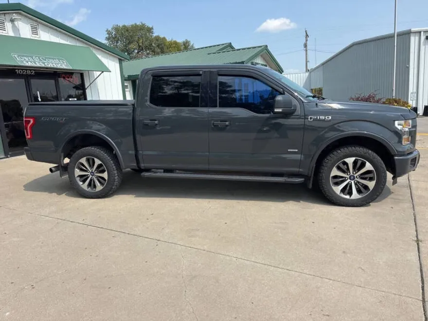 2016 Ford F-150 XLT photo 1