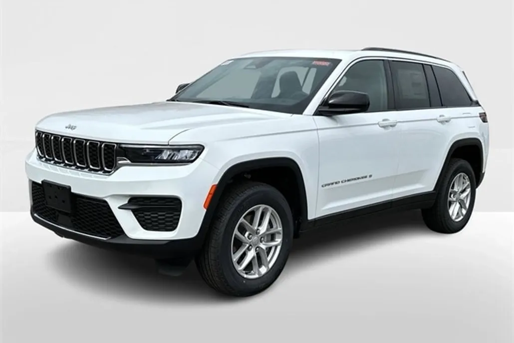 2025 Jeep Grand Cherokee Laredo photo 1