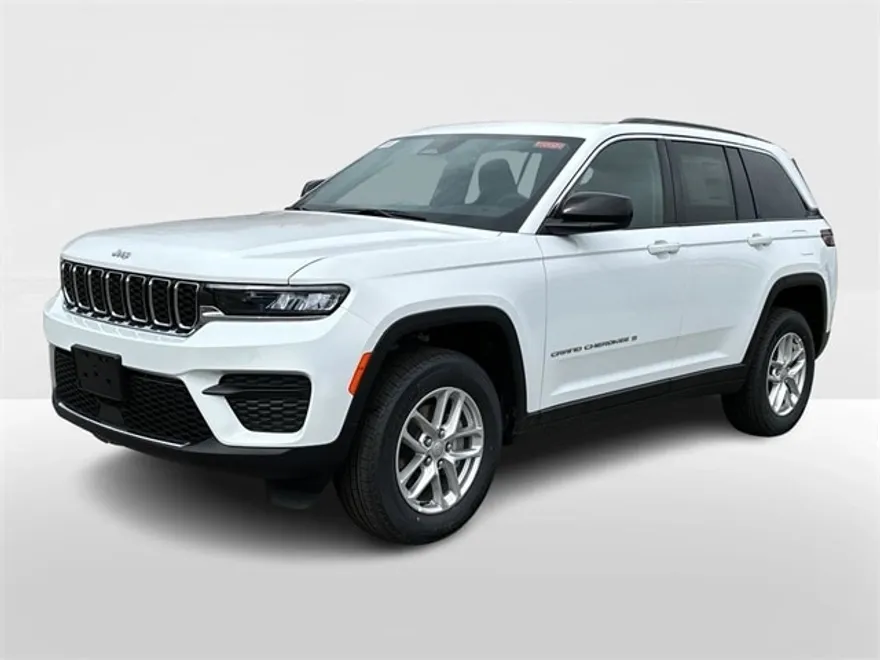 2025 Jeep Grand Cherokee Laredo photo 1