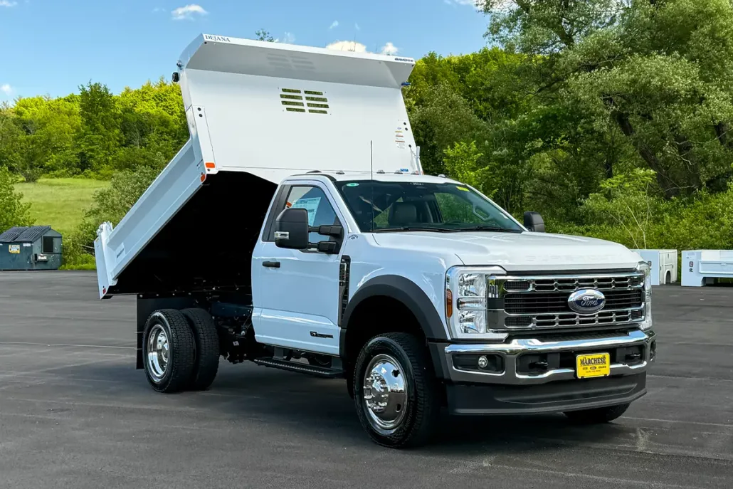 2024 Ford F-550 photo 1