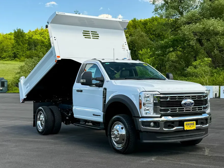 2024 Ford F-550 photo 1