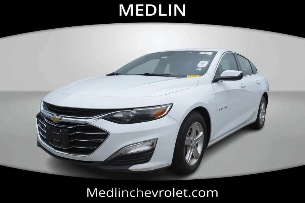 2023 Chevrolet Malibu LS photo 1