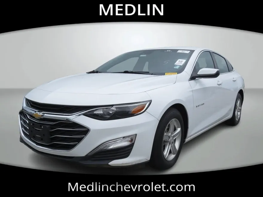 2023 Chevrolet Malibu LS photo 1