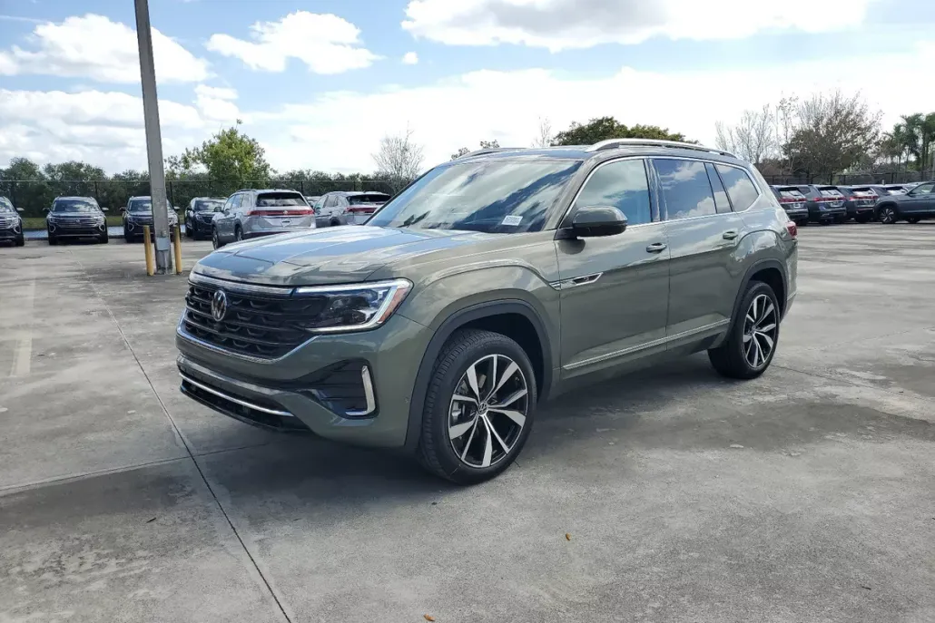 2025 Volkswagen Atlas SEL Premium R-Line photo 1