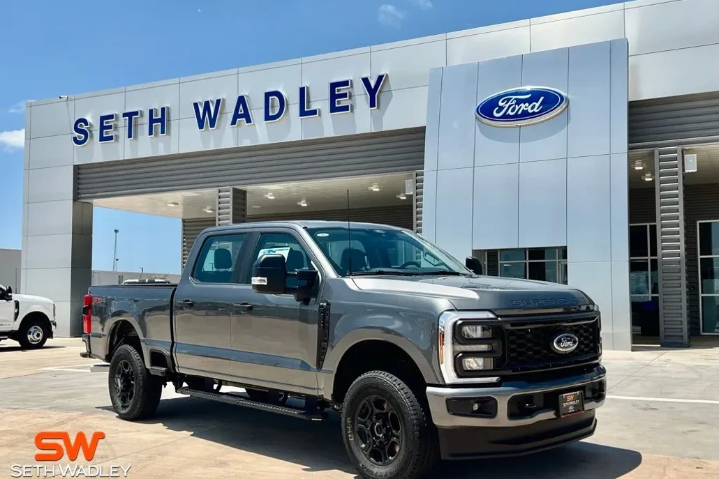 2025 Ford F-250 photo 1