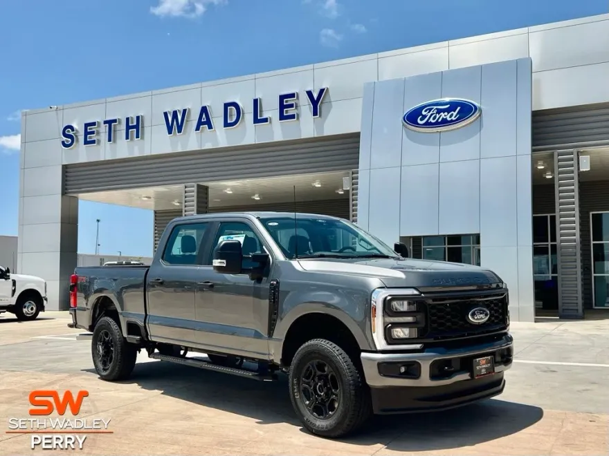 2025 Ford F-250 photo 1