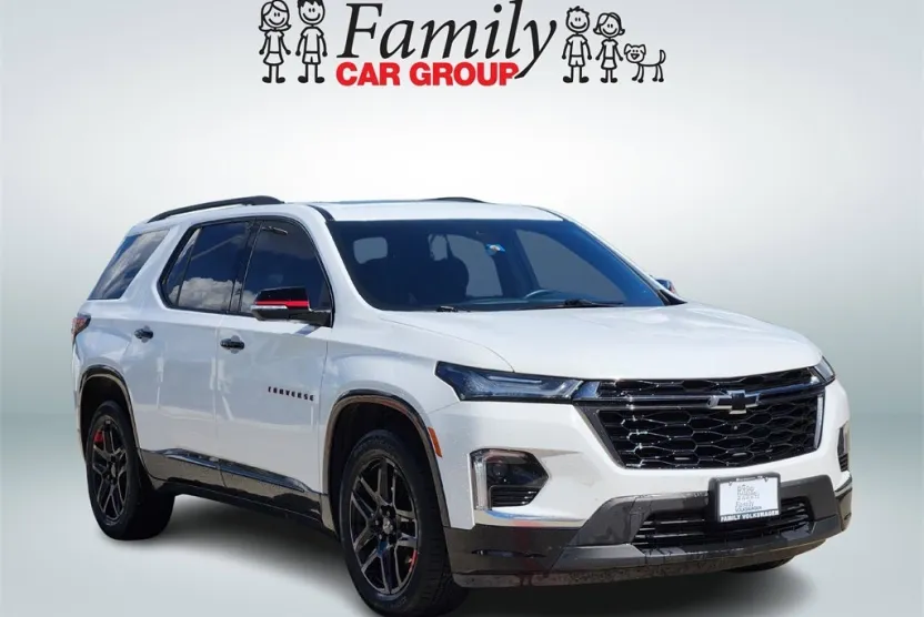 2023 Chevrolet Traverse Premier photo 1