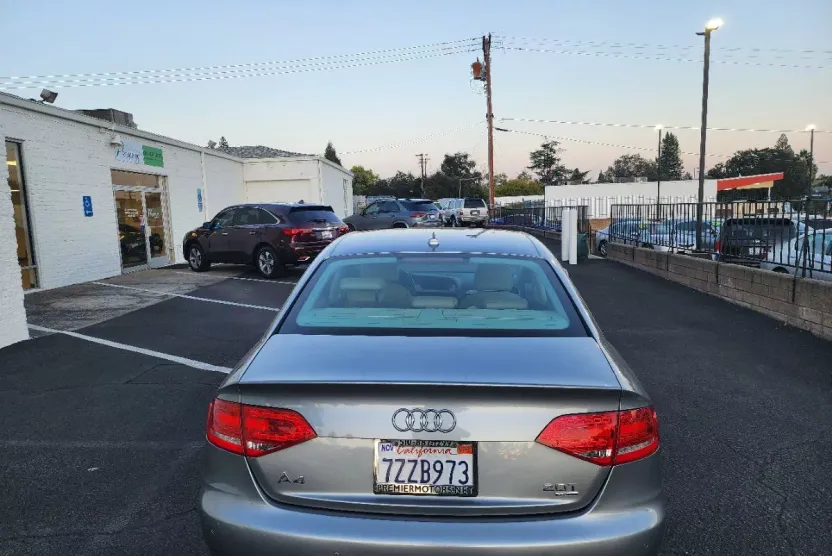 2010 Audi A4 2.0T Premium Plus photo 1