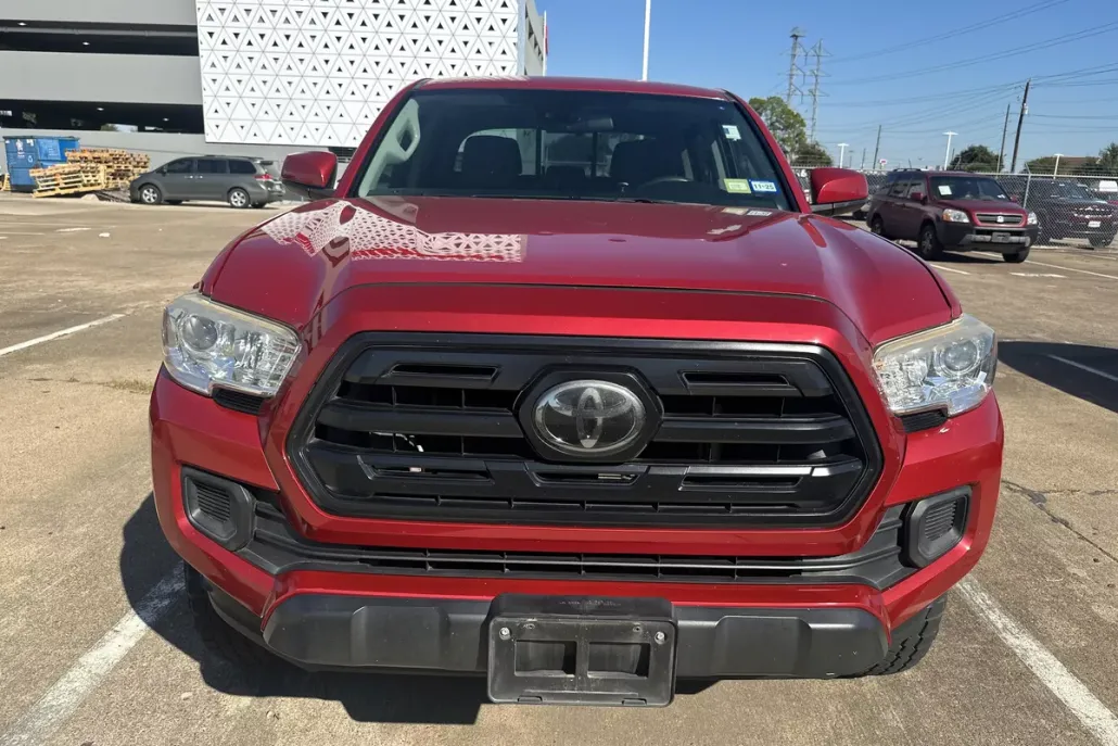 2018 Toyota Tacoma SR photo 1
