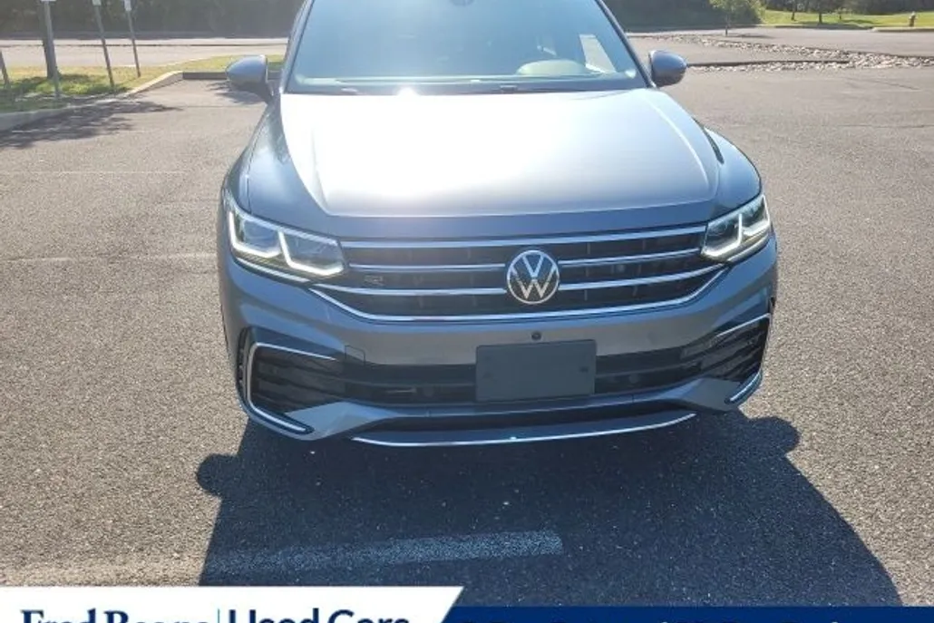 2022 Volkswagen Tiguan SEL Premium R-Line photo 1